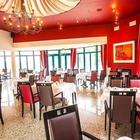 Ahauser Hotel 4*