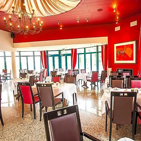Ahauser Hotel 4*